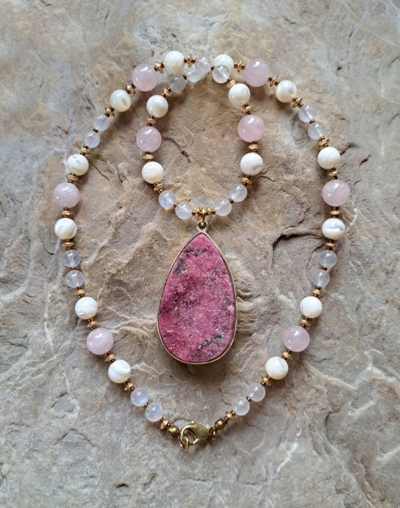 Kobaltcalcit Amulett Anhänger Edelsteinkette Heilsteinschmuck