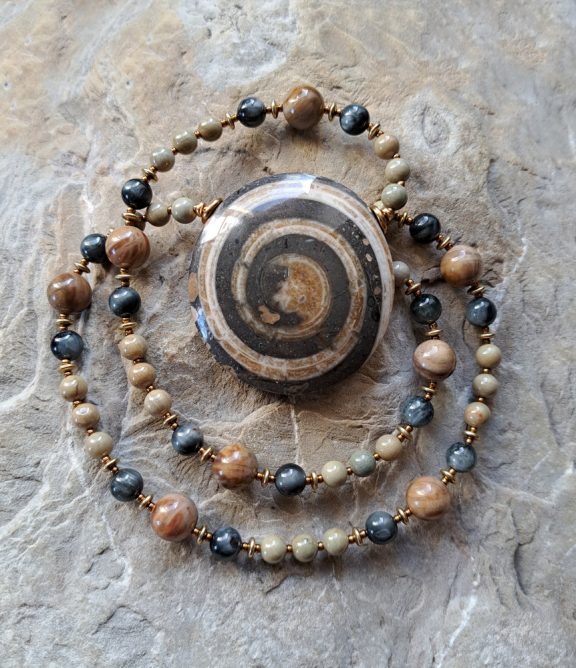 Urzeitschnecke Amulett Anhänger Edelsteinkette Heilsteinschmuck