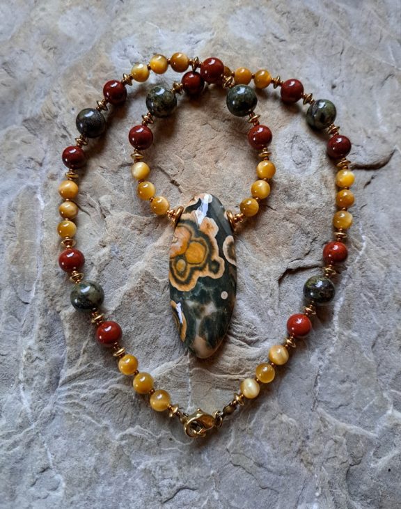 Ozeanjaspis Amulett Anhänger Edelsteinkette Heilsteinschmuck