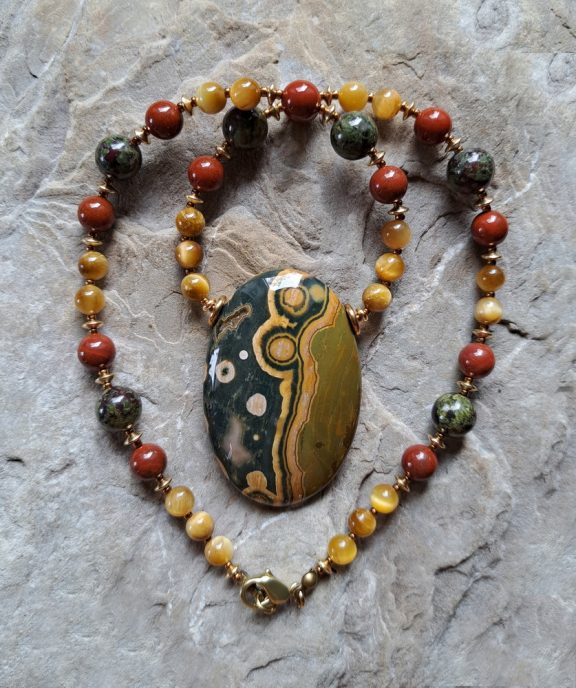 Ozeanjaspis Amulett Anhänger Edelsteinkette Heilsteinschmuck