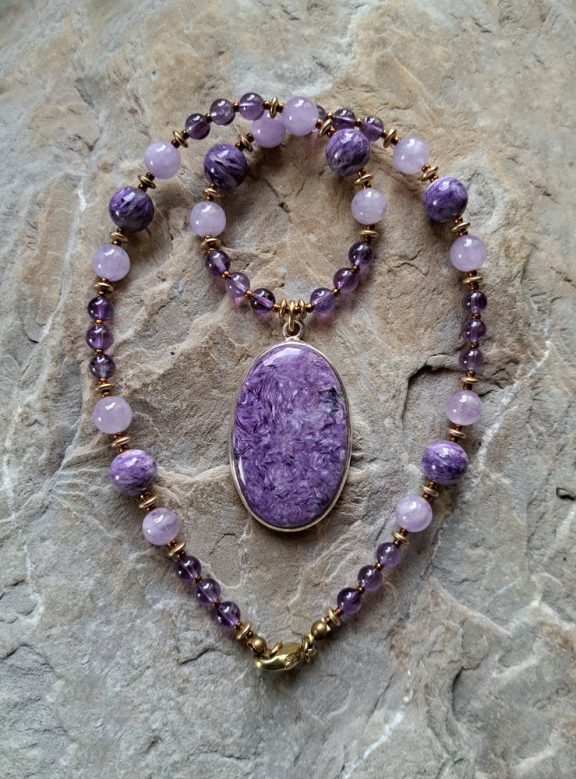 Charoit Amulett Anhänger Edelsteinkette Heilsteinschmuck