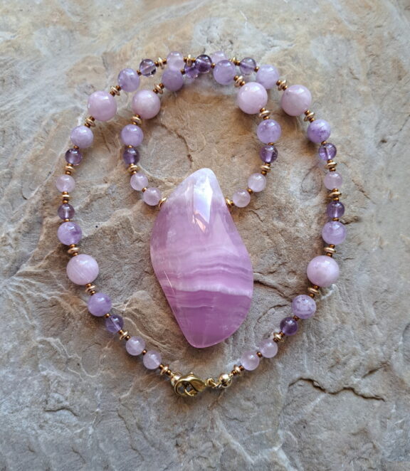 Pink Aragonit Amulett Anhänger Edelsteinkette Heilsteinschmuck