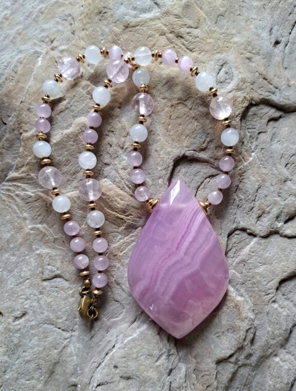 Pink Aragonit Amulett Anhänger Edelsteinkette Heilsteinschmuck