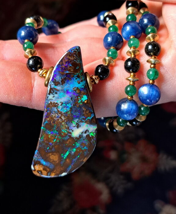 Boulderopal Anhänger Edelsteinkette Heilsteinschmuck