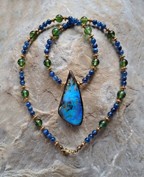 Boulderopal Anhänger Edelsteinkette Heilsteinschmuck