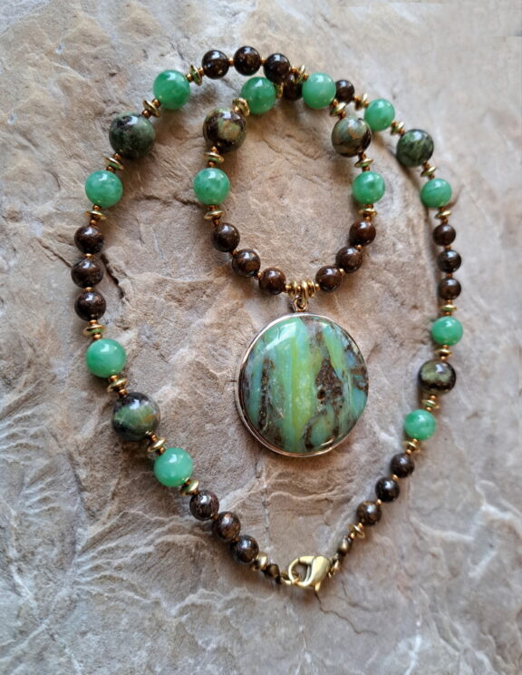 Chrysopras Amulett Anhänger Edelsteinkette Heilsteinschmuck