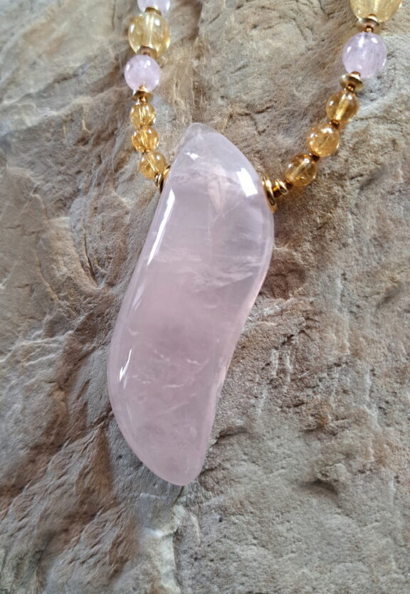 Rosenquarz Amulett Anhänger Edelsteinkette Heilsteinschmuck