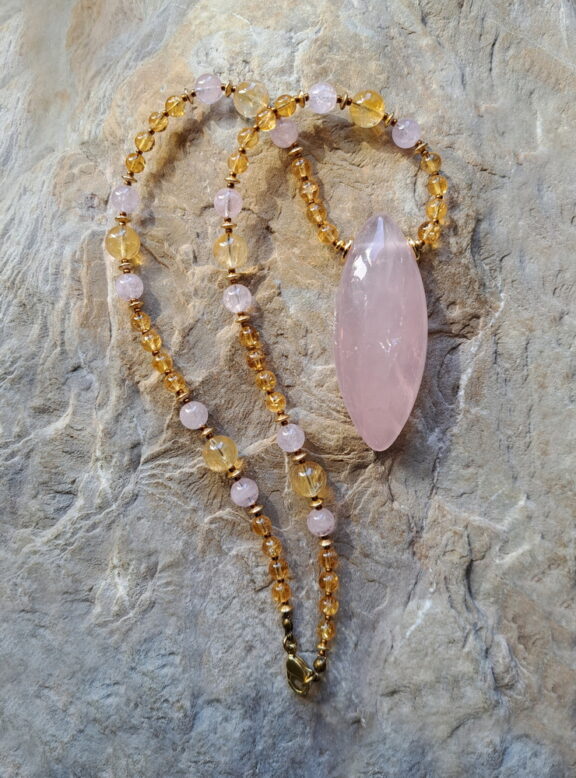 Rosenquarz Amulett Anhänger Edelsteinkette Heilsteinschmuck