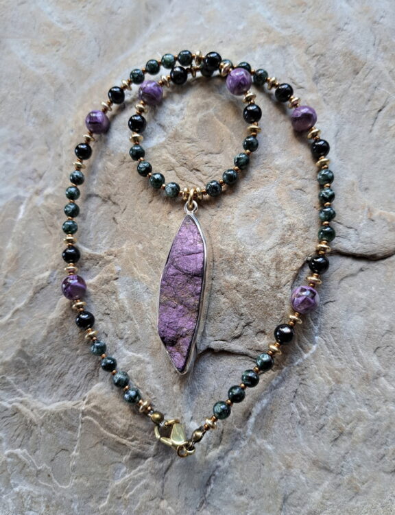 Purpurit Amulett Anhänger Edelsteinkette Heilsteinschmuck