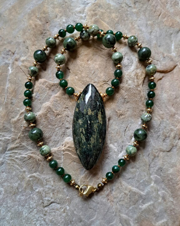 Waldwesen Amulett Anhänger Edelsteinkette Heilsteinschmuck
