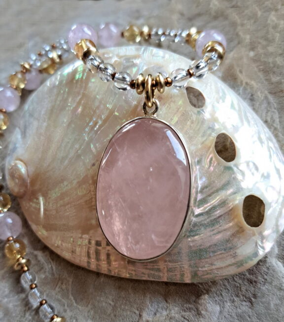 Rosenquarz Amulett Anhänger Edelsteinkette Heilsteinschmuck