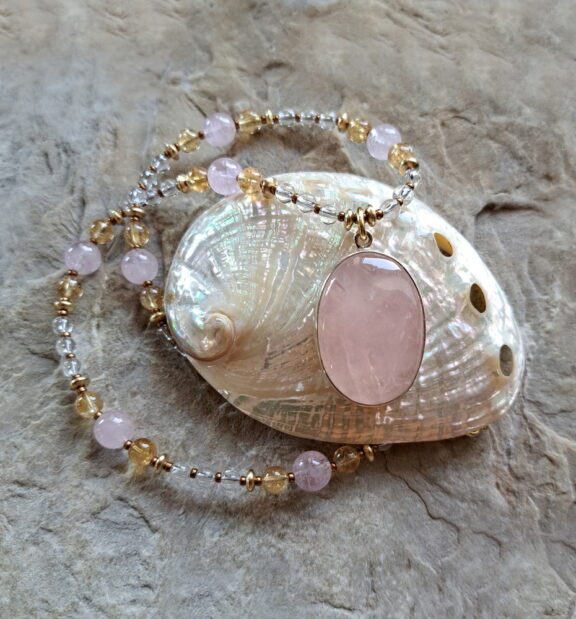 Rosenquarz Amulett Anhänger Edelsteinkette Heilsteinschmuck