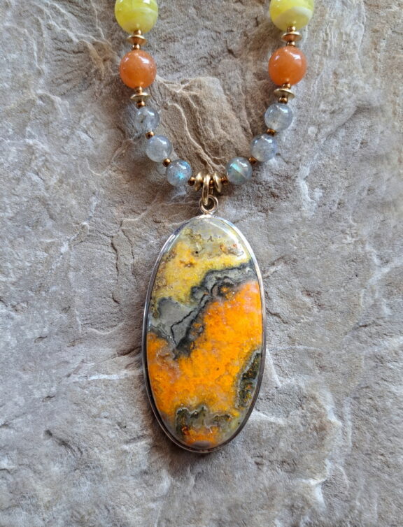 Hummeljaspis Amulett Anhänger Edelsteinkette Heilsteinschmuck