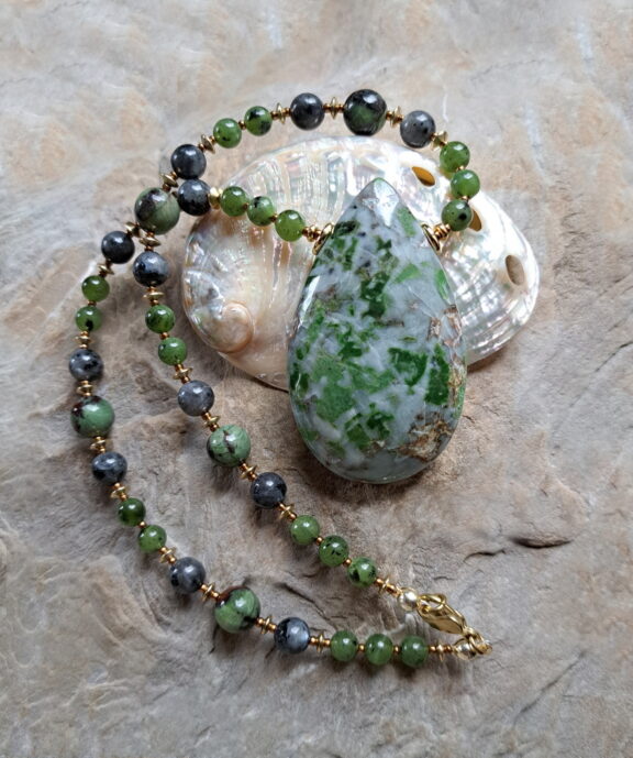 Allalin Gabbro - Smaragdit Edelsteinkette