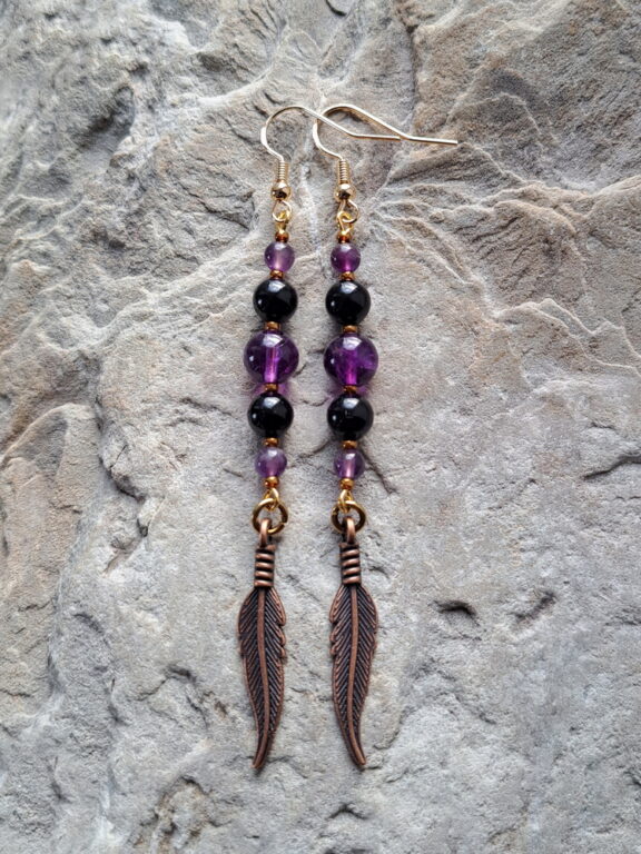 Amethyst Turmalin Ohrringe mit Federn aus Kupfer