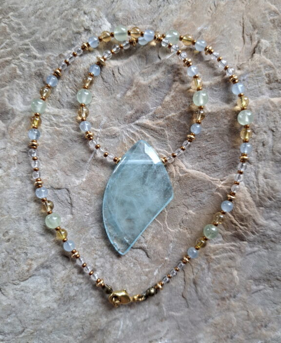 Aquamarin Naturstein Kette