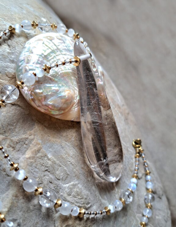 Handgeschliffener Bergkristall Anhänger