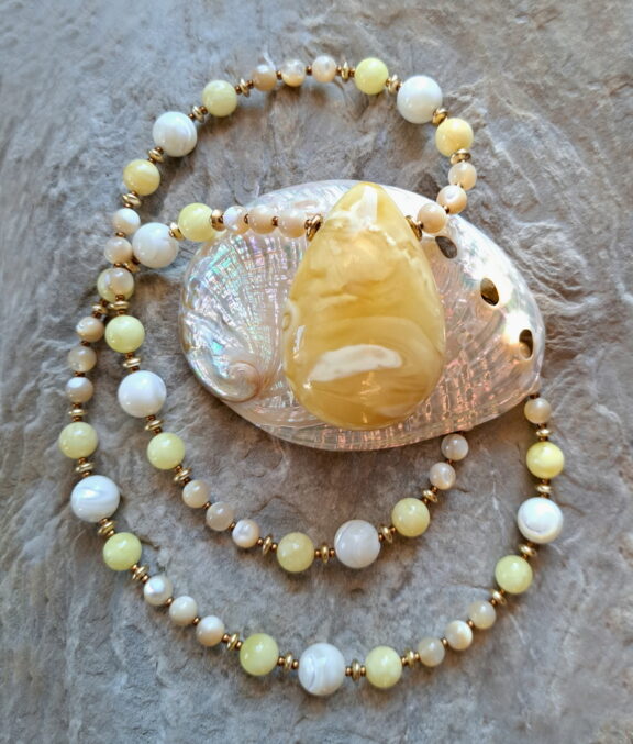 Butterscotch Bernstein Perlenkette mit großem Bernstein Natursteinanhänger