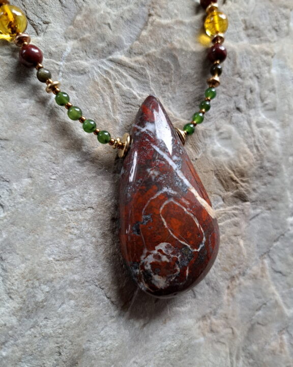 Bluteisenstein Amulett