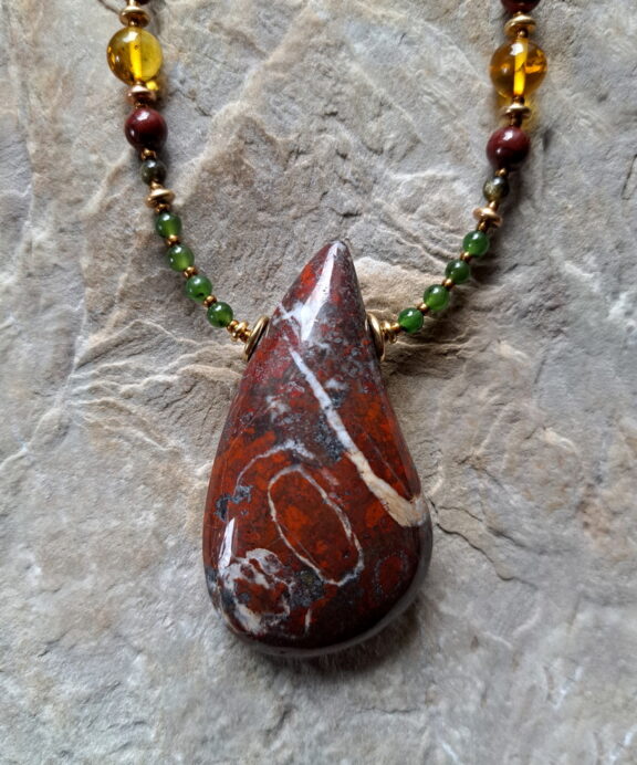 Bluteisenstein Anhänger - handgemacht