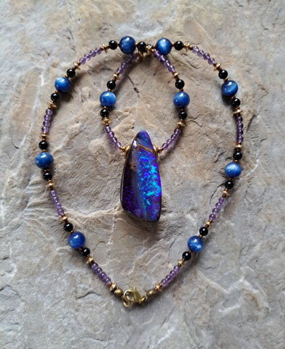 Boulderopal Anhänger Edelsteinkette Heilsteinschmuck