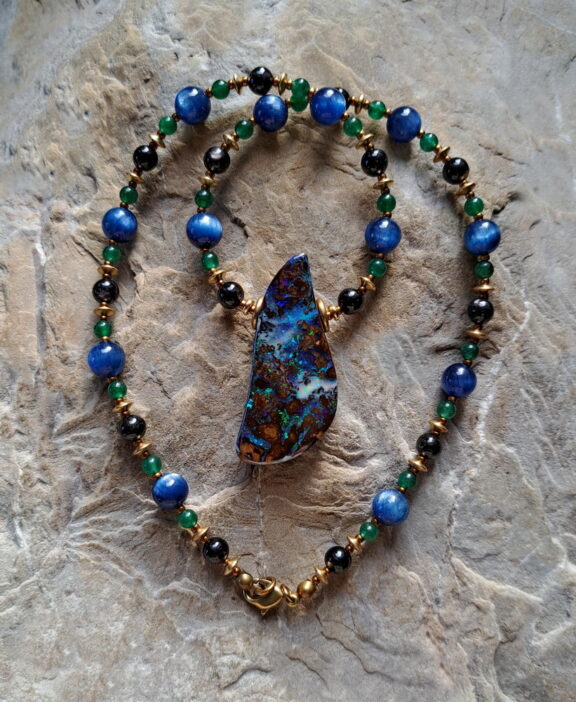 Boulderopal Anhänger Edelsteinkette Heilsteinschmuck