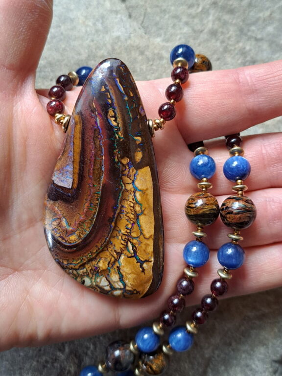 Boulderopal Anhänger Edelsteinkette Heilsteinschmuck