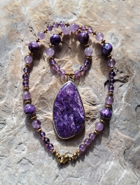 Charoit Amulett Anhänger Edelsteinkette Heilsteinschmuck
