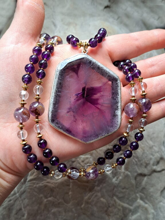 Fensterglas Amethyt Anhänger an Edelsteinkette aus Phantomquarz, Bergkristall und Amethyst Perlen