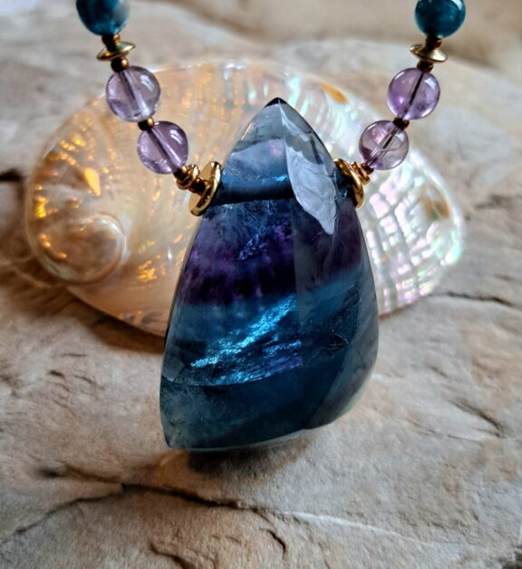 Handgeschliffener Fluorit Anhänger