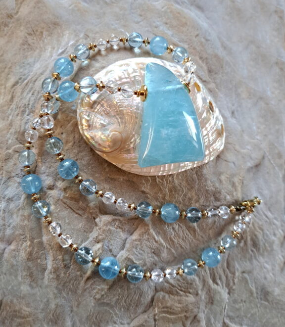 Handgeschliffener Aquamarin Anhänger XL