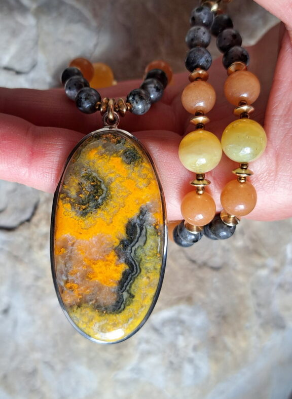 Hummeljaspis-Heilstein-Anhänger - spirituelle Schmuck-Unikate