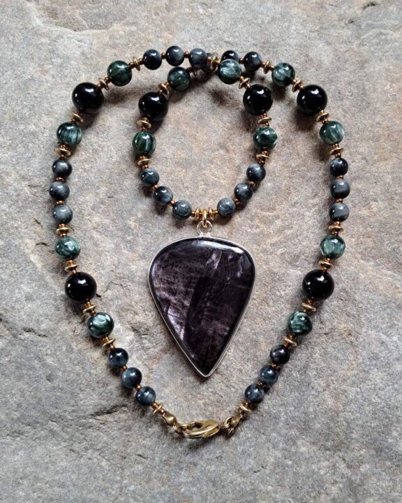 Hypersthen Amulett Anhänger Edelsteinkette Heilsteinschmuck
