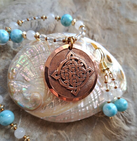 Keltischer Knoten Kupferamulett