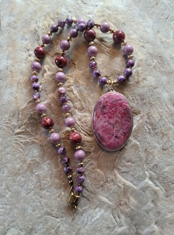 Kobaltcalcit Amulett Anhänger Edelsteinkette Heilsteinschmuck