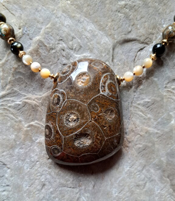 Fossile Koralle Amulett XXL