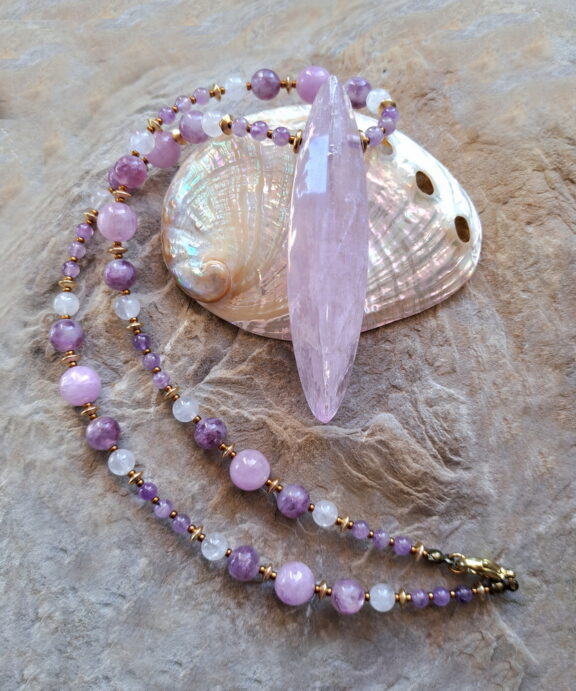 Kunzit Edelstein Kette