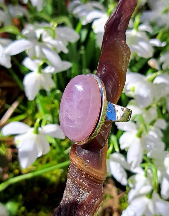 Kunzit Edelstein Ring