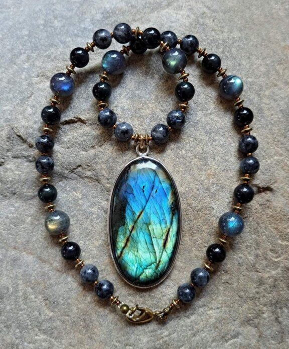 Labradorit Amulett Anhänger Edelsteinkette Heilsteinschmuck