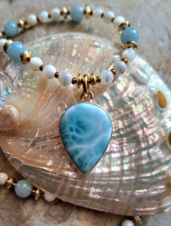 Larimar Edelstein Amulett in Silber gefasst