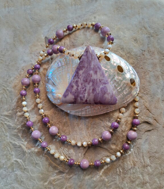 Lavendelquarz Edelstein Halskette - lichtvoller Schmuck