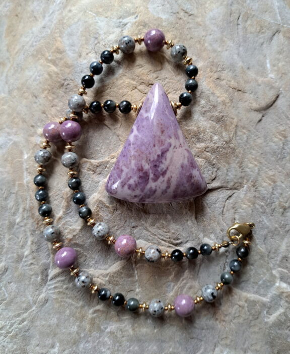 Lavendeljade Edelsteinkette - handgemacht