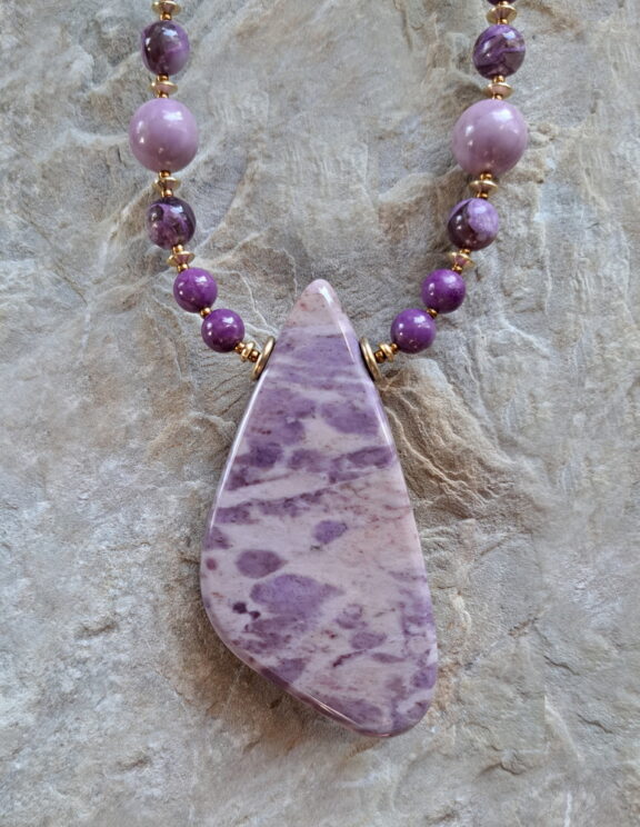 Lavendelquarz Edelstein Amulett