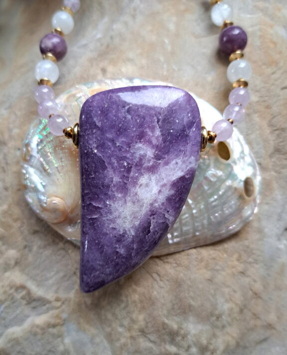 Lepidolith Heilstein Anhänger XL - handgemacht