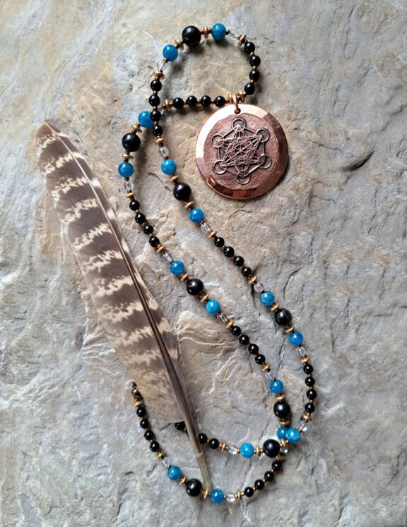 Erzengel Metatron Kupfer Amulett an Perlenkette aus Apatit, Schungit und Bergkristall