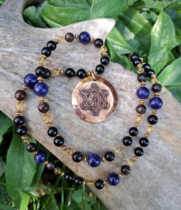 Metatron Kupferamulett an Heilsteinkette aus Diopsid, Sodalith, Citrin und Bitotit