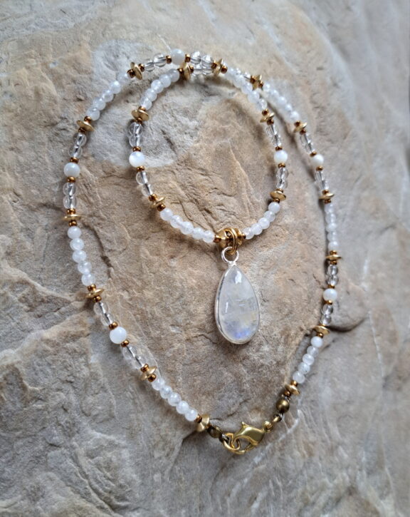 Mondstein Halskette
