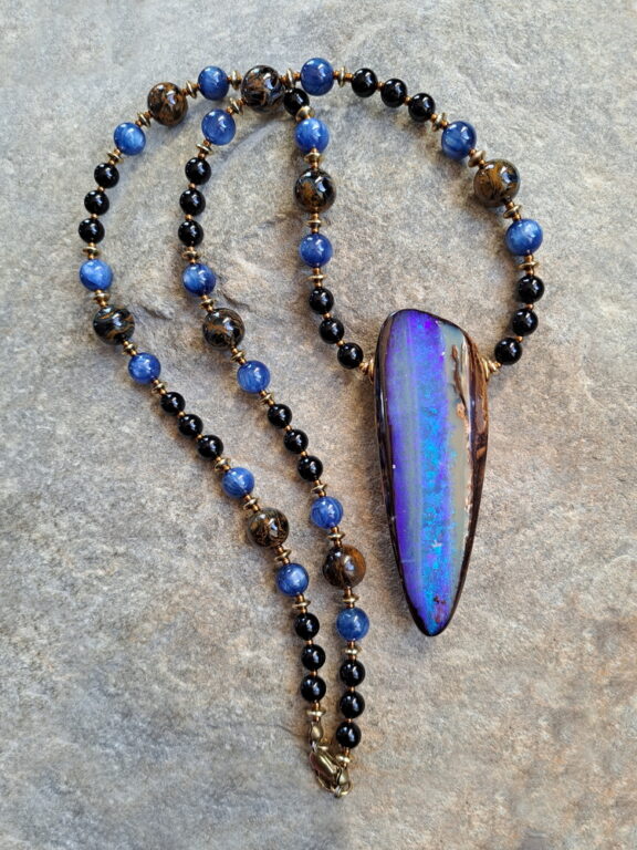 Boulderopal Anhänger Edelsteinkette Heilsteinschmuck
