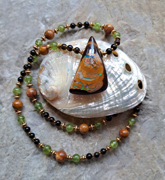 Boulder Opal Heilstein Kette