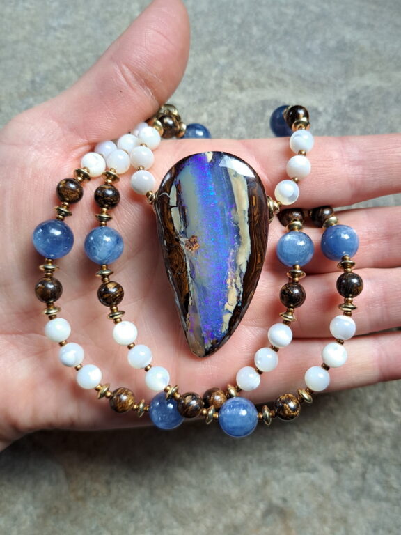 Boulderopal Anhänger Edelsteinkette Heilsteinschmuck